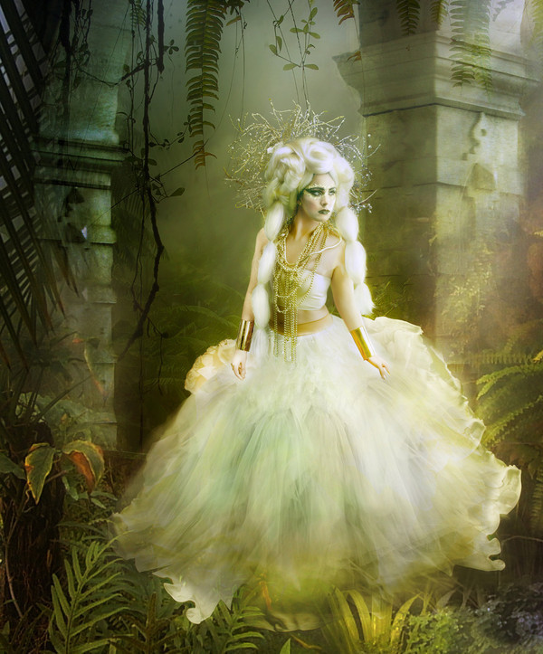 MARQUISE aux dentelles blanches